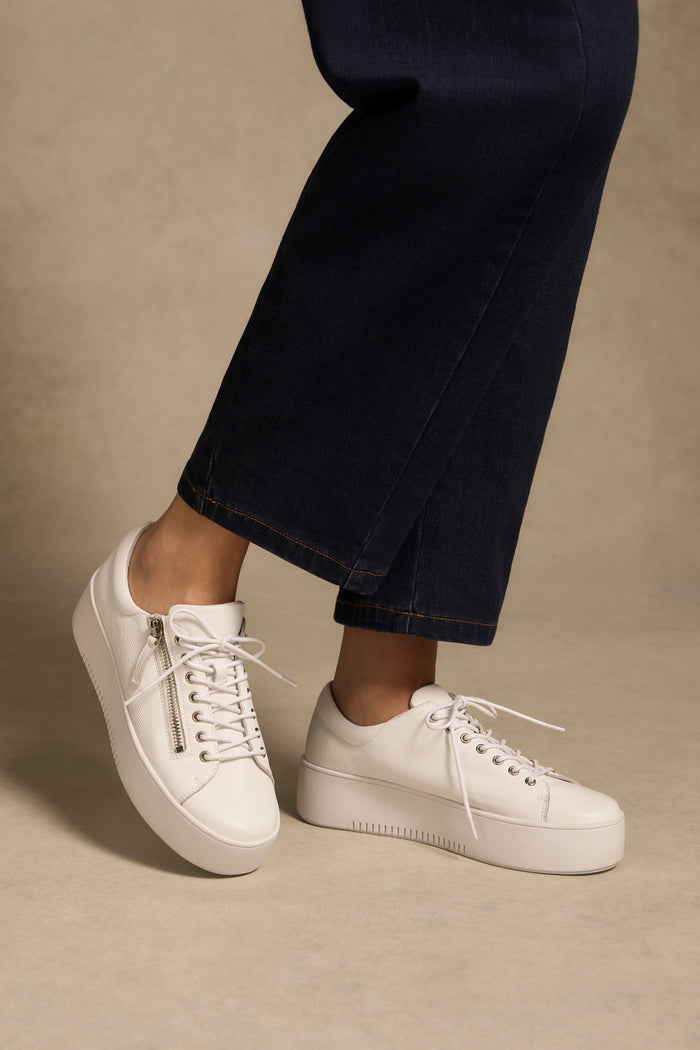 Anna Sneaker - White