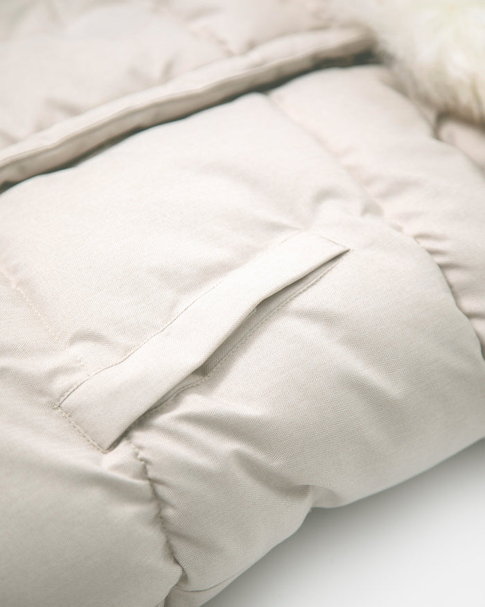 Heather Beige - White Faux Fur//