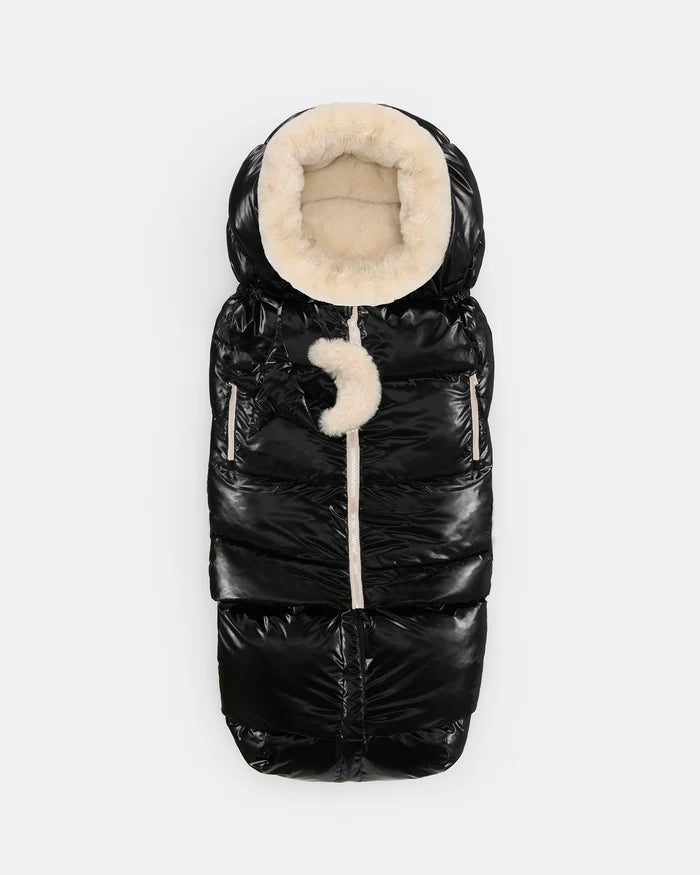 Black Liquid Shine Arctic Faux Fur//