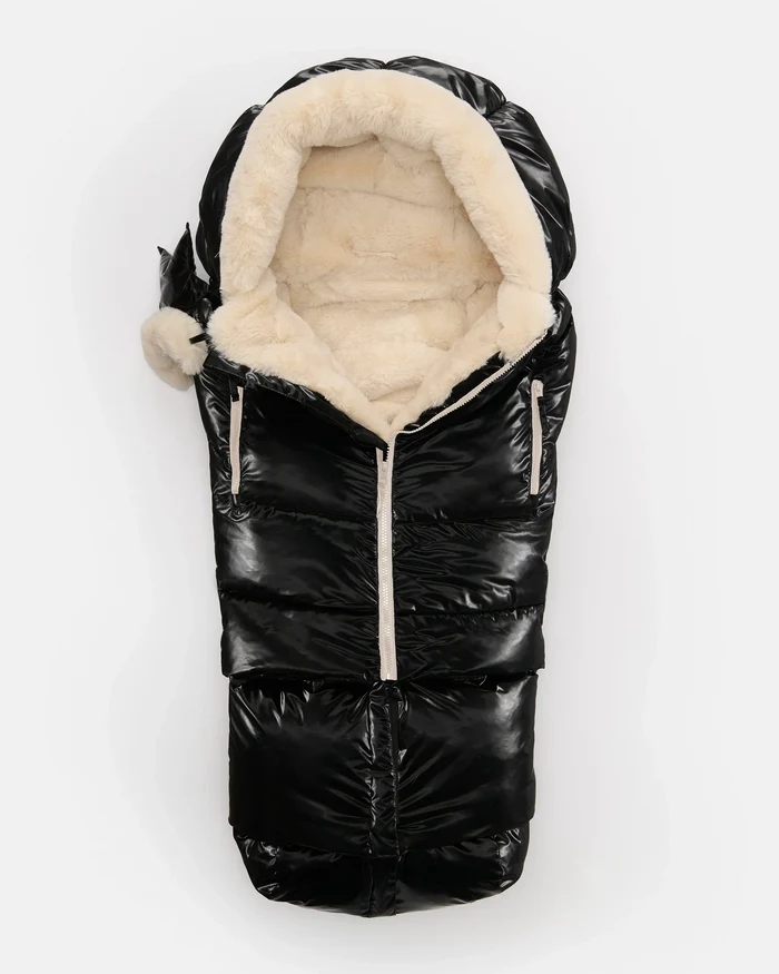 Black Liquid Shine Arctic Faux Fur//
