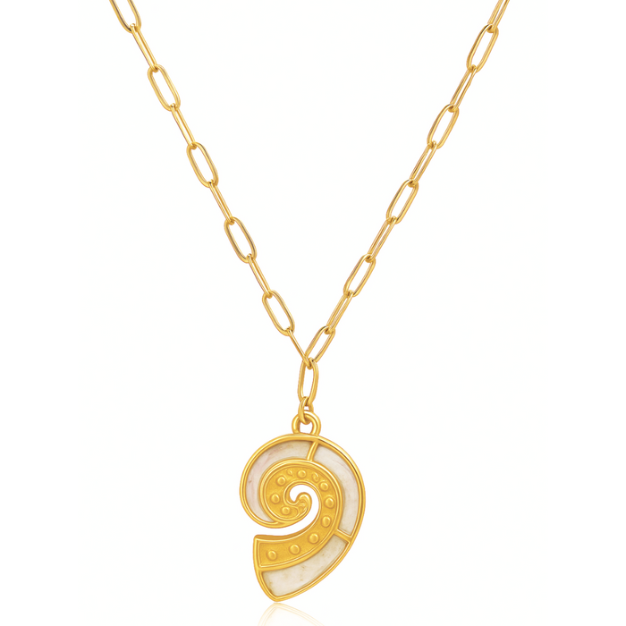 Celenia Shell Pendant Necklace — Short Necklace