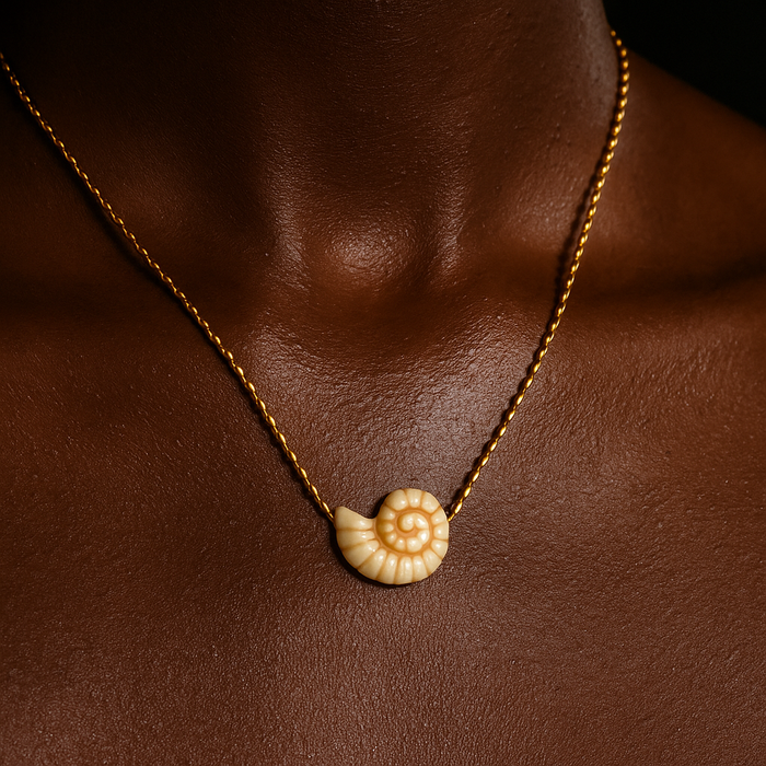 Kelley Shell Necklace — Short Necklace