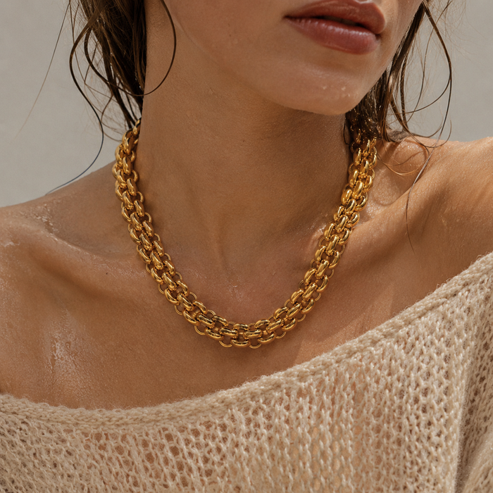 Rosalinda Chunky Chain Toggle Necklace — Short Necklace
