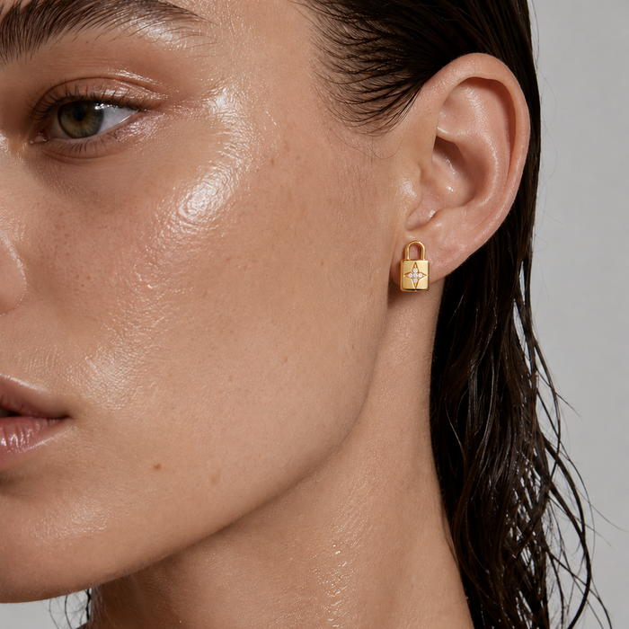 Star Lock Stud Earring